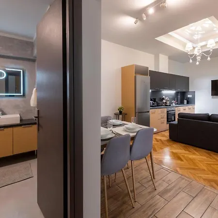 Modern 5Bd Apartment In The Heart Of Athens-2